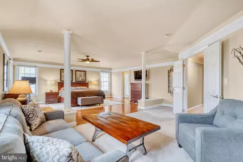 Living - 20965 Nightshade Pl, Ashburn, VA 20147 photo 10 of 13