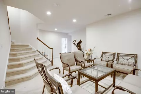 Dining - 42289 Brisley Ct, Chantilly, VA 20152 photo 6 of 6