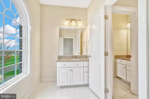 Bath - 42289 Brisley Ct, Chantilly, VA 20152 photo 4 of 8