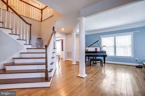 Entry Way - 42289 Brisley Ct, Chantilly, VA 20152 photo 3 of 13