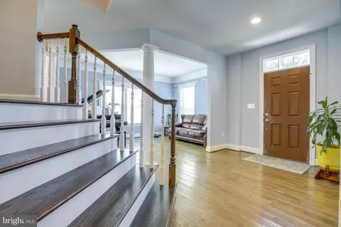 Entry Way - 42289 Brisley Ct, Chantilly, VA 20152 photo 9 of 13
