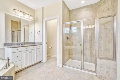 Bath - 42289 Brisley Ct, Chantilly, VA 20152 photo 8 of 8