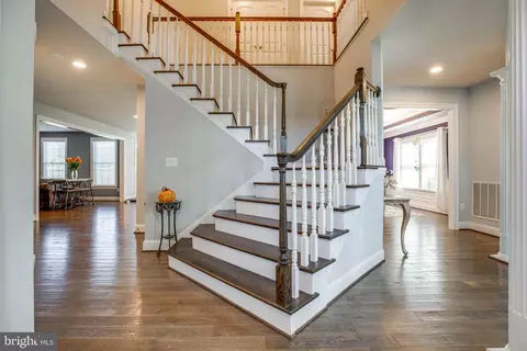 Entry Way - 42289 Brisley Ct, Chantilly, VA 20152 photo 4 of 13