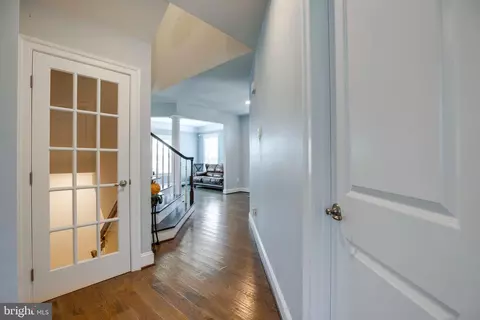 Entry Way - 42289 Brisley Ct, Chantilly, VA 20152 photo 6 of 13