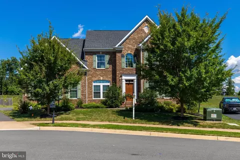 Exterior - 42289 Brisley Ct, Chantilly, VA 20152 photo 4 of 9