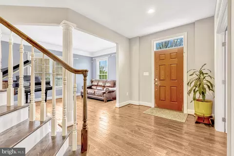 Entry Way - 42289 Brisley Ct, Chantilly, VA 20152 photo 10 of 13