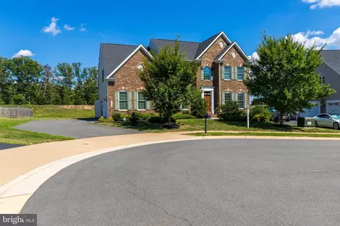 Exterior - 42289 Brisley Ct, Chantilly, VA 20152 photo 3 of 9