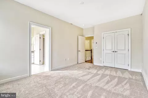 Bedroom - 42289 Brisley Ct, Chantilly, VA 20152 photo 5 of 6