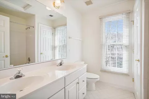 Bath - 47553 Griffith Pl, Sterling, VA 20165 photo 1 of 3