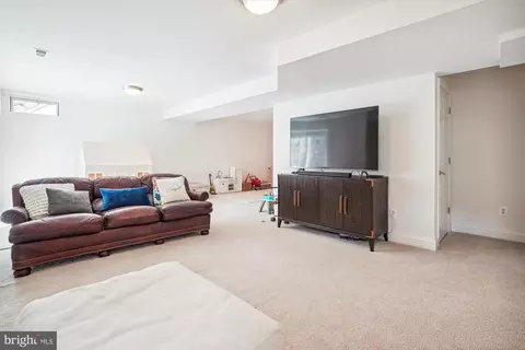 Living - 47553 Griffith Pl, Sterling, VA 20165 photo 6 of 6