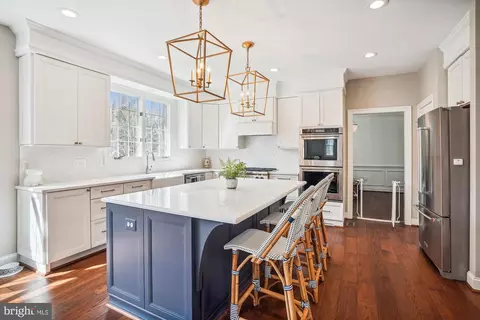 Kitchen - 47553 Griffith Pl, Sterling, VA 20165 photo 2 of 4