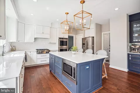 Kitchen - 47553 Griffith Pl, Sterling, VA 20165 photo 4 of 4