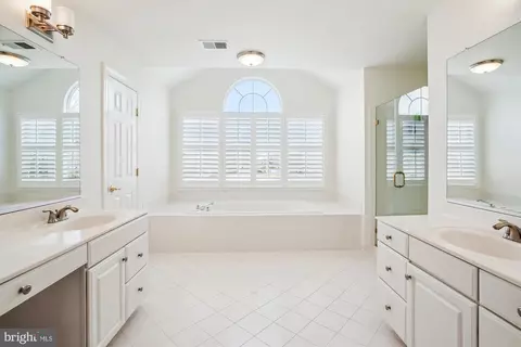 Bath - 47553 Griffith Pl, Sterling, VA 20165 photo 3 of 3