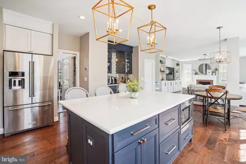 Kitchen - 47553 Griffith Pl, Sterling, VA 20165 photo 3 of 4