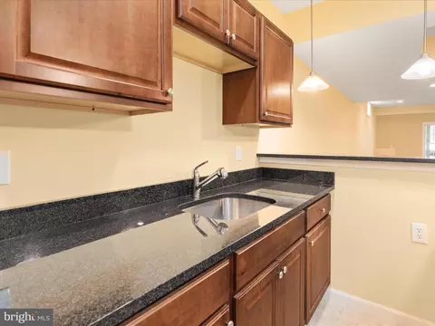 Kitchen - 25929 Stinger Dr, Chantilly, VA 20152 photo 5 of 5
