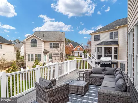 Exterior - 25929 Stinger Dr, Chantilly, VA 20152 photo 2 of 7