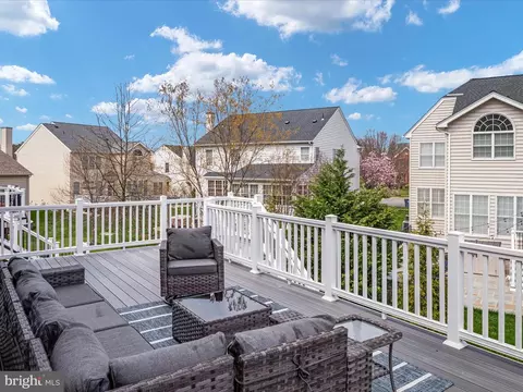 Exterior - 25929 Stinger Dr, Chantilly, VA 20152 photo 3 of 7