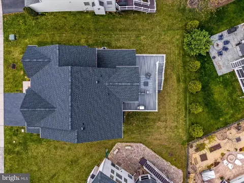 Exterior - 25929 Stinger Dr, Chantilly, VA 20152 photo 6 of 7