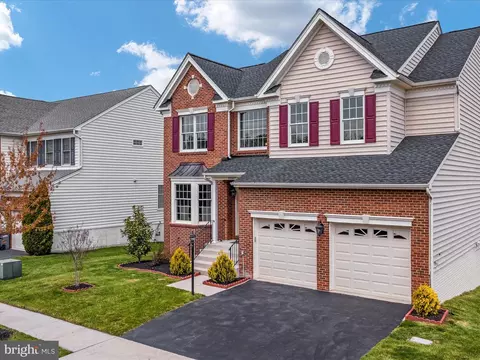 Exterior - 25929 Stinger Dr, Chantilly, VA 20152 photo 7 of 7