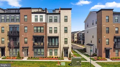 43252 Farringdon Sq, Broadlands, VA 20148