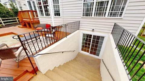 Exterior - 47680 Leechecker Ct, Sterling, VA 20165 photo 5 of 10