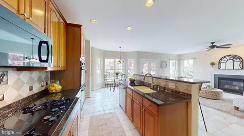 Kitchen - 47680 Leechecker Ct, Sterling, VA 20165 photo 3 of 4