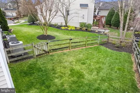 Exterior - 47680 Leechecker Ct, Sterling, VA 20165 photo 9 of 10
