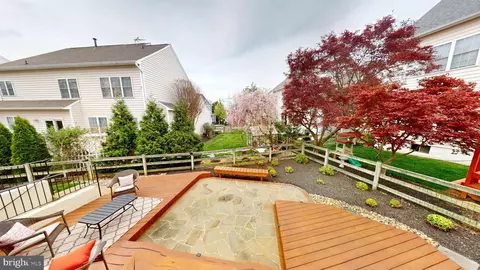 Exterior - 47680 Leechecker Ct, Sterling, VA 20165 photo 2 of 10