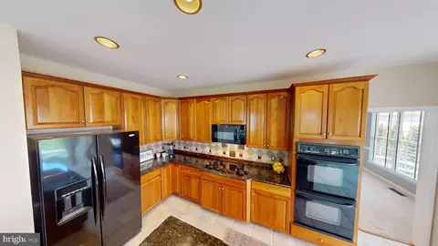 Kitchen - 47680 Leechecker Ct, Sterling, VA 20165 photo 2 of 4