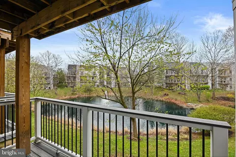 Exterior - 20601 Cornstalk Ter #202, Ashburn, VA 20147 photo 6 of 13