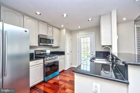 43331 Greyswallow Ter, Ashburn, VA 20147 photo 9