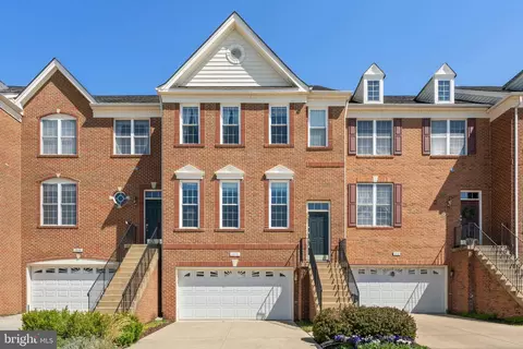 25210 Whippoorwill Ter, Chantilly, VA 20152