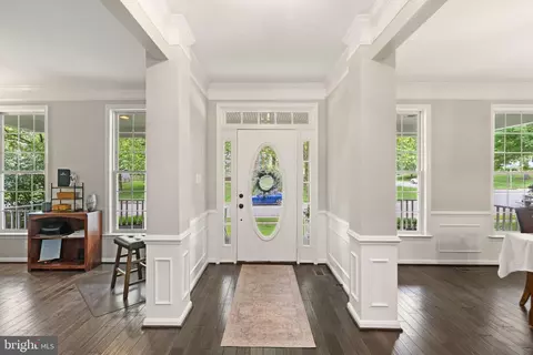 Entry Way - 21372 Scara Pl, Broadlands, VA 20148 photo 2 of 6