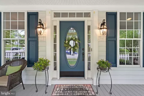 Exterior - 21372 Scara Pl, Broadlands, VA 20148 photo 6 of 16