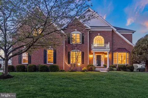 43576 Warden Dr, Sterling, VA 20166