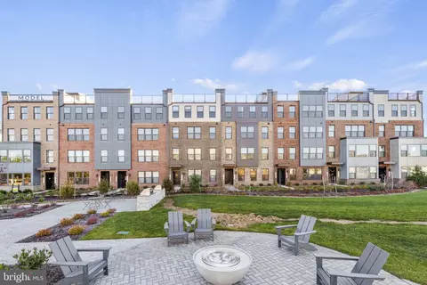 43881 Circut Ct, Ashburn, VA 20147