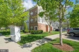 42445 Hollyhock Ter, Ashburn, VA 20148