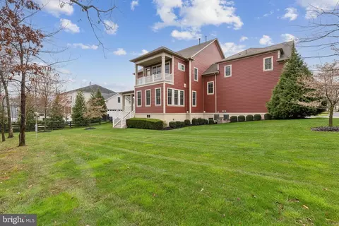 Exterior - 23130 Expedition Dr, Ashburn, VA 20148 photo 12 of 20