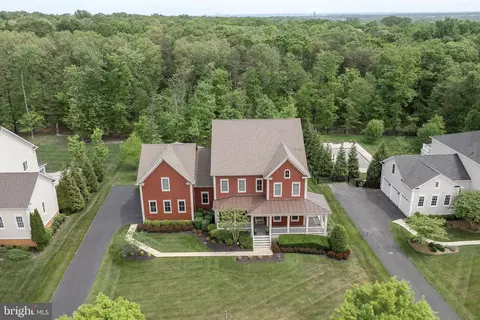 View/Area - 23130 Expedition Dr, Ashburn, VA 20148 photo 8 of 10