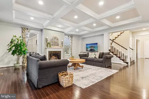 Living - 23130 Expedition Dr, Ashburn, VA 20148 photo 1 of 5