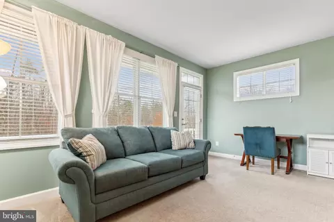 Living - 23130 Expedition Dr, Ashburn, VA 20148 photo 3 of 5