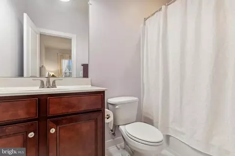 Bath - 23130 Expedition Dr, Ashburn, VA 20148 photo 4 of 5