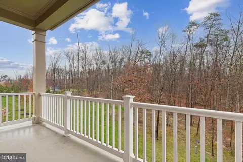 Exterior - 23130 Expedition Dr, Ashburn, VA 20148 photo 10 of 20