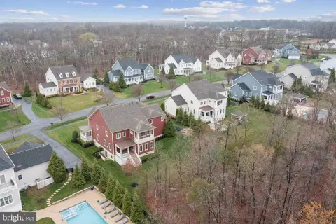 View/Area - 23130 Expedition Dr, Ashburn, VA 20148 photo 4 of 10