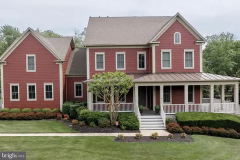 Exterior - 23130 Expedition Dr, Ashburn, VA 20148 photo 14 of 20