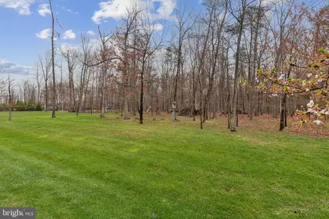 View/Area - 23130 Expedition Dr, Ashburn, VA 20148 photo 3 of 10
