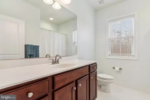 Bath - 23130 Expedition Dr, Ashburn, VA 20148 photo 2 of 5