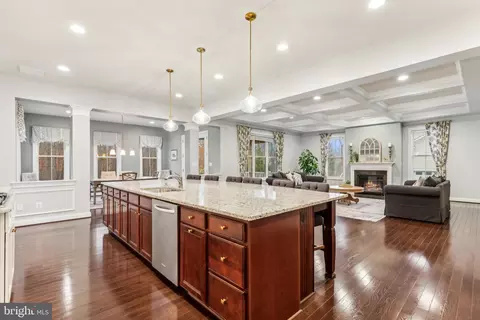 Kitchen - 23130 Expedition Dr, Ashburn, VA 20148 photo 4 of 5