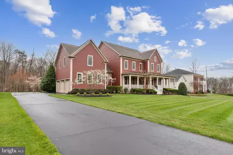 Exterior - 23130 Expedition Dr, Ashburn, VA 20148 photo 4 of 20