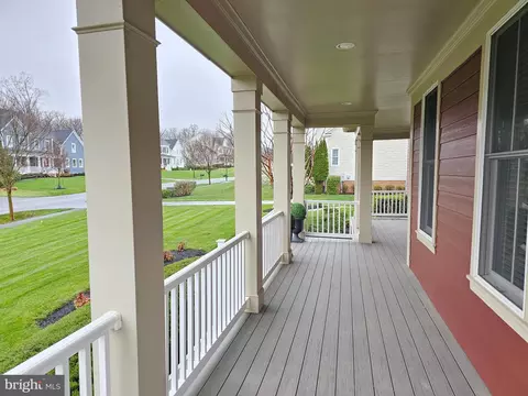 Exterior - 23130 Expedition Dr, Ashburn, VA 20148 photo 8 of 20